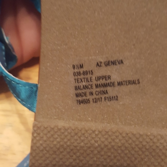 Arizona Jean Co turquoise Sandals - Picture 2 of 2